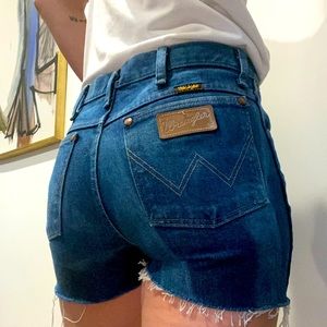Vintage Wrangler High Waist Cut-off Shorts